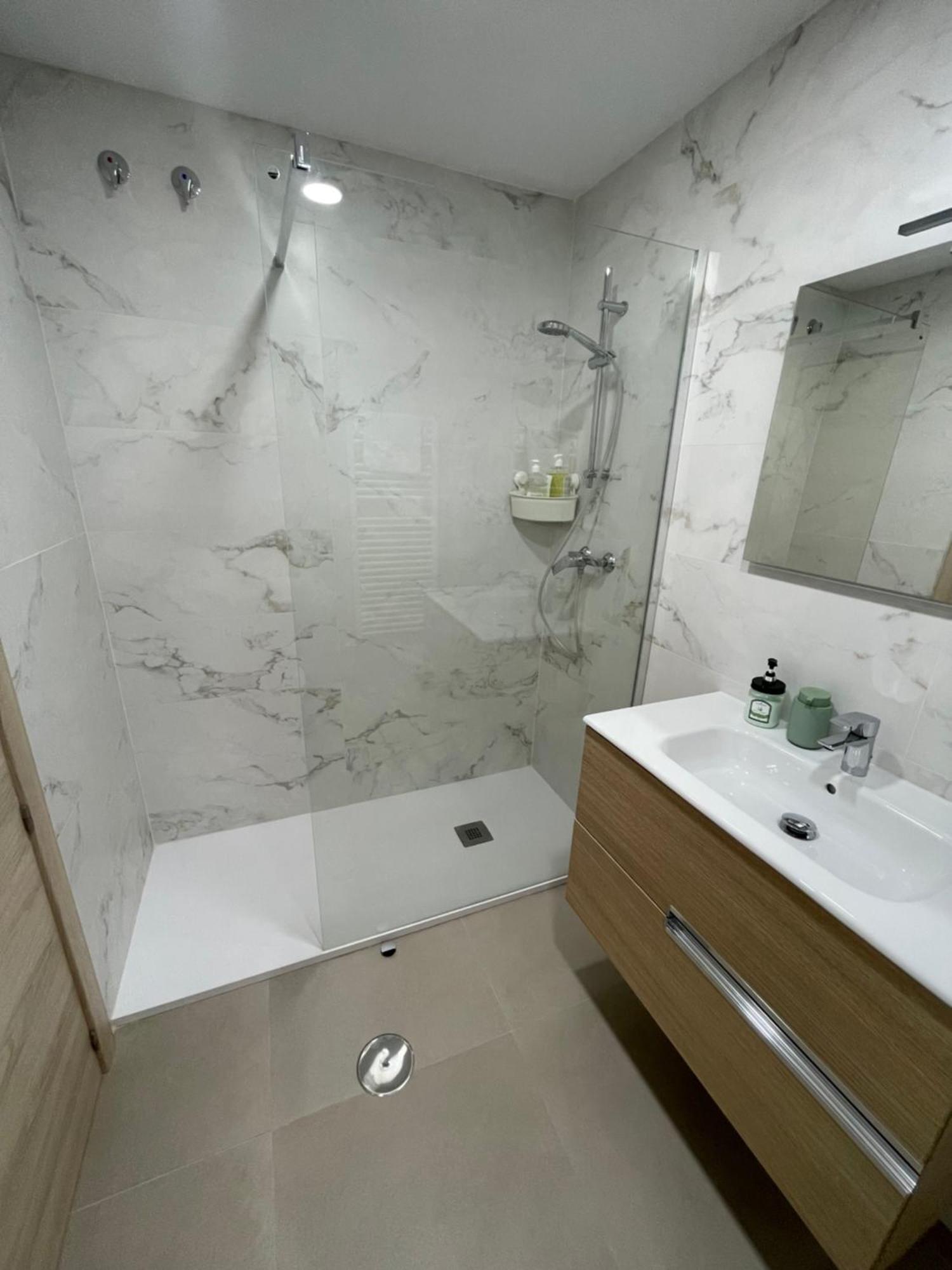 Fantastico Apartamento Trajano Parking Gratuito Granada Ngoại thất bức ảnh